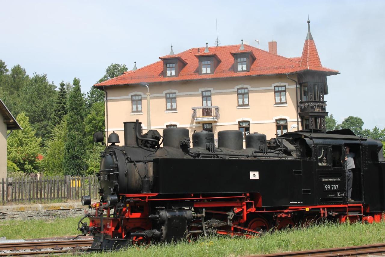 Hotel Bb Bahnhof Bertsdorf Ольберсдорф Экстерьер фото