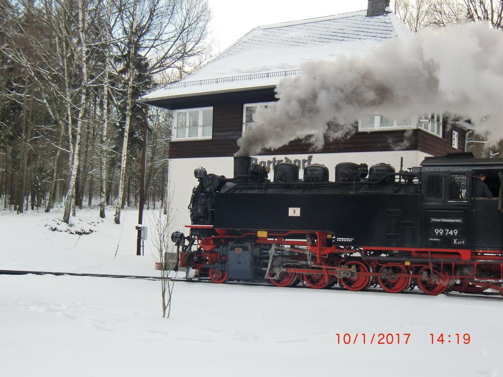 Hotel Bb Bahnhof Bertsdorf Ольберсдорф Экстерьер фото